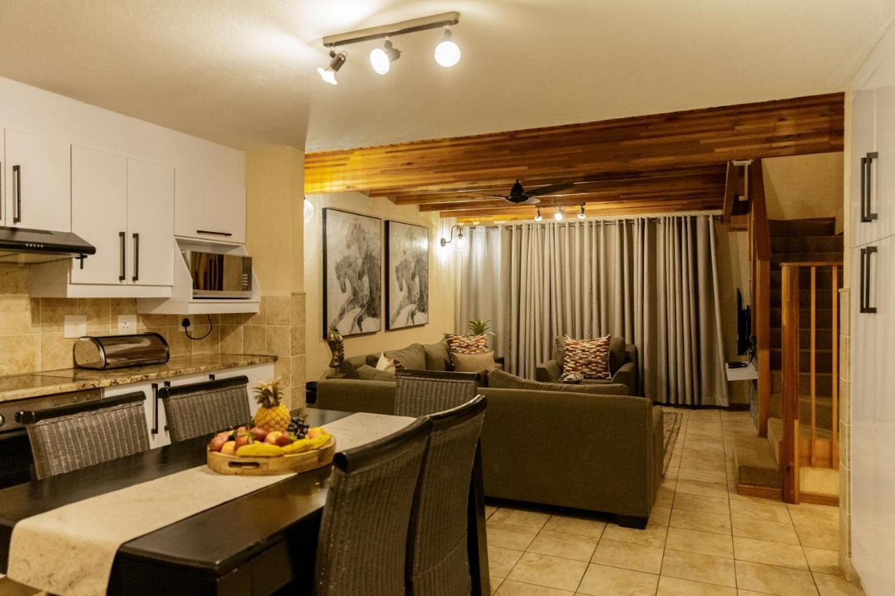 อินยามาทาน 227บี ครูเกอร์ พาร์ค ลอดจ์ Villa เฮซีวิว ภายนอก รูปภาพ